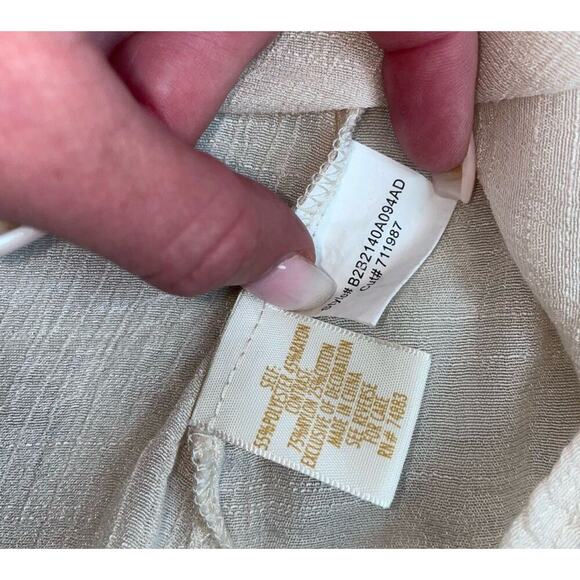 ADiva cream colored gauze like with lace overlay and crochet seems SZ L - Picture 4 of 7